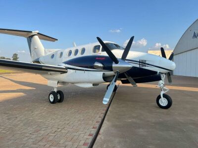 Imagem principal de King Air F90 loading=